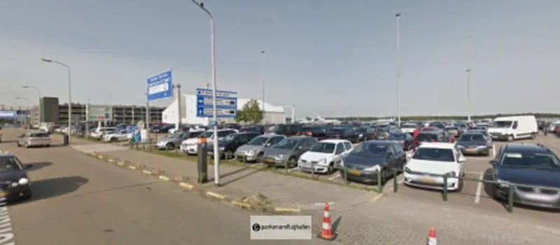 Parken Flughafen Eindhoven P3 Bild 2