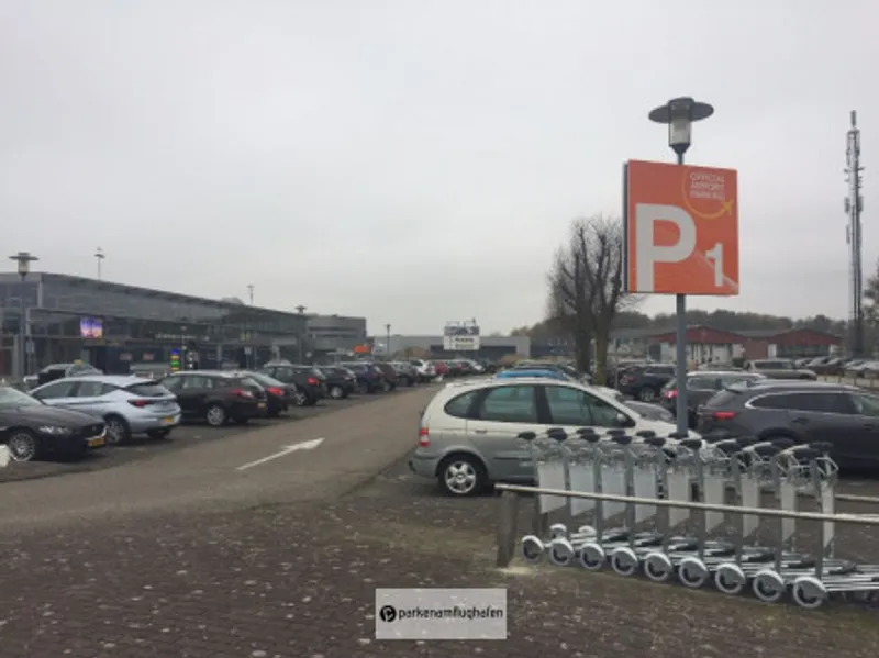 Parkeren Groningen Airport P1 Straßenschild Parkplatz