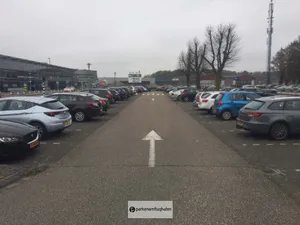 Parken Flughafen Groningen P1