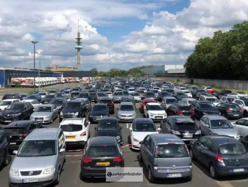 Parking Airea Köln großes Parkgelände