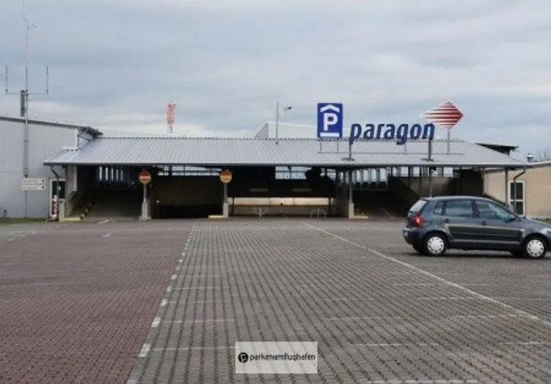 Parken Flughafen Paderborn P4 Bild 3