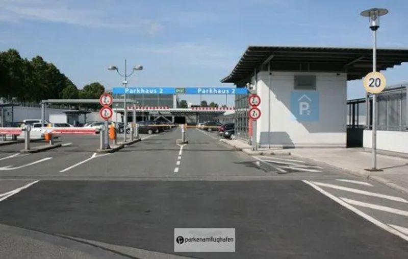 Parken Flughafen Dortmund P2 Bild 1