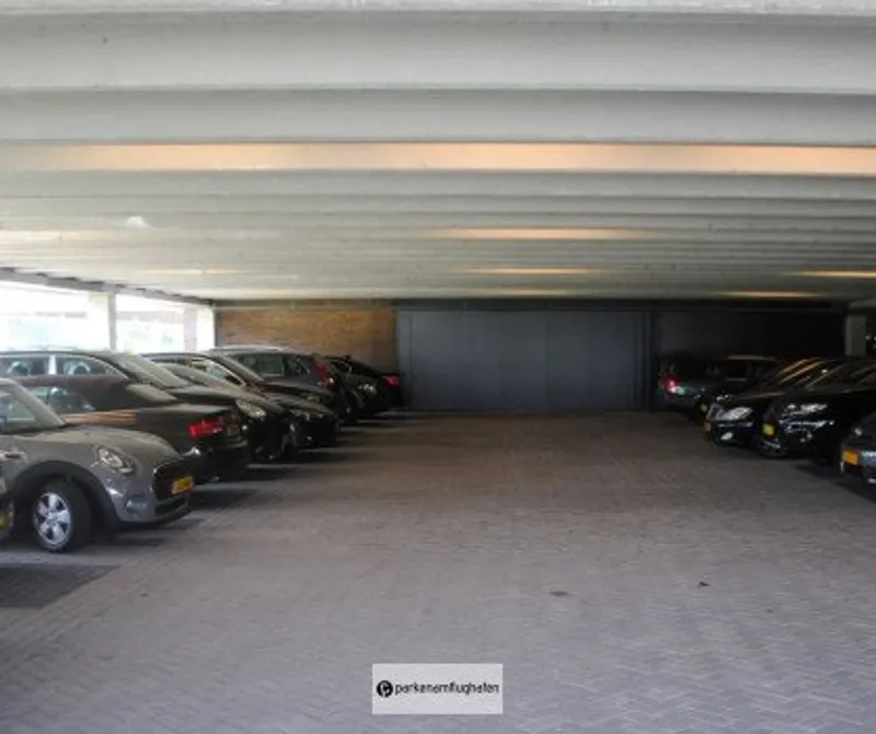 Schiphol Parking EU Bild 1