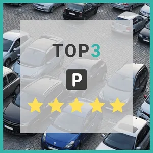 Text Top 3 mit geparkten Autos auf Parkplatz